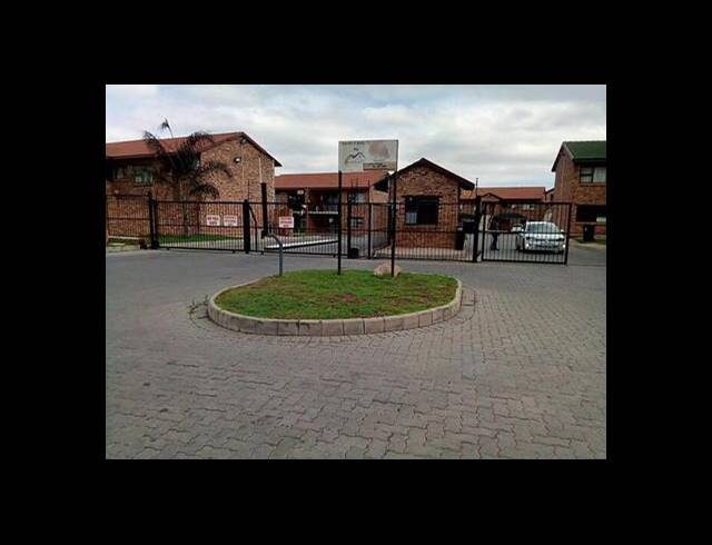 2 BEDROOM APARTMENT FOR SALE IN WITFIELD